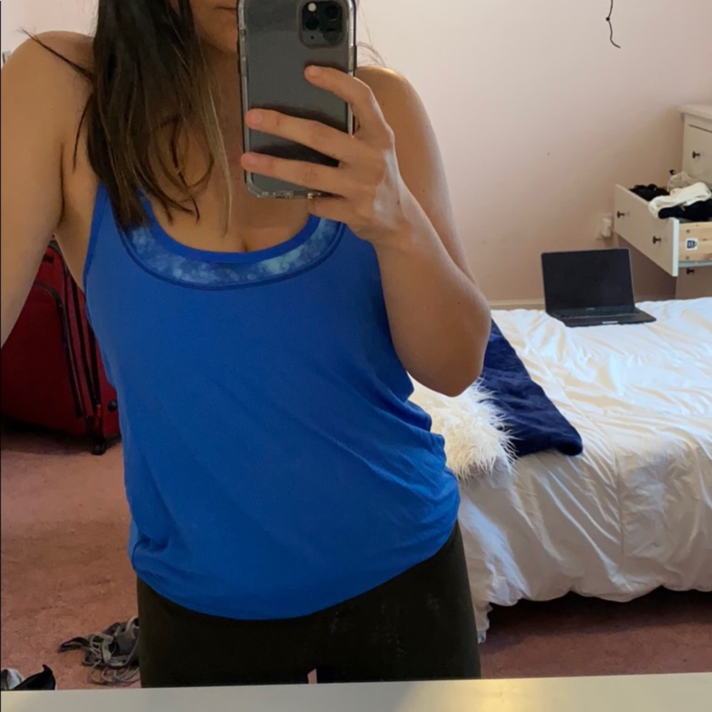 Open Back Built In Bra Lululemon Tank - Picture 5 of 6